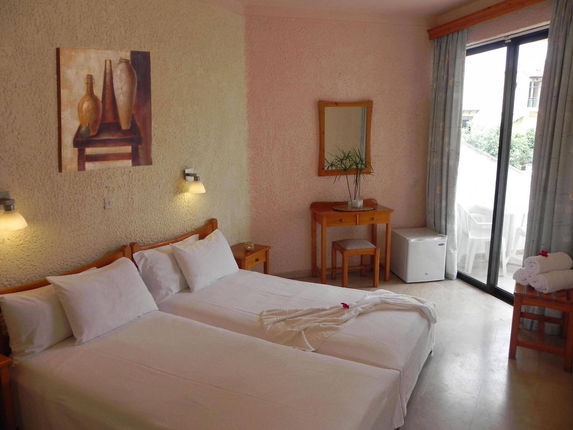 Hotel Alkionis Мораитика Екстериор снимка